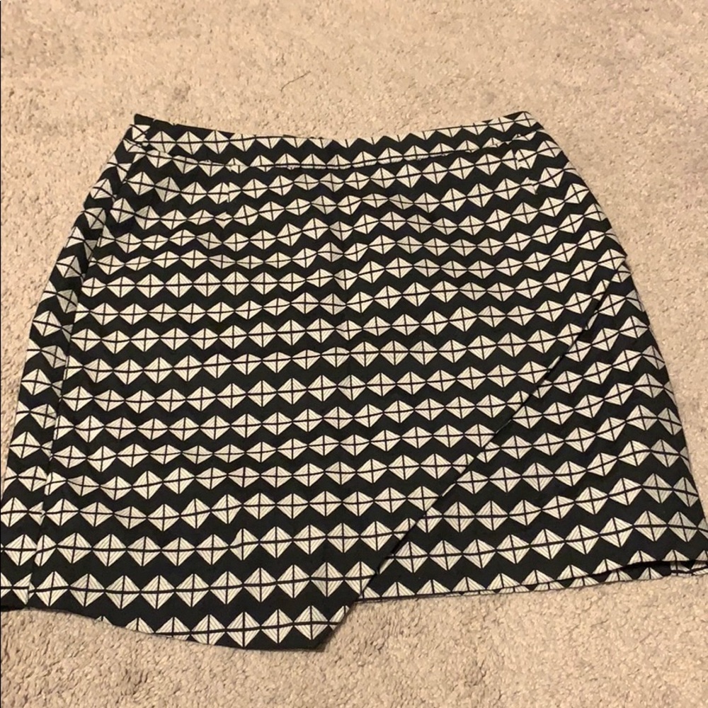 H&M mini skirt- black & white, size 8